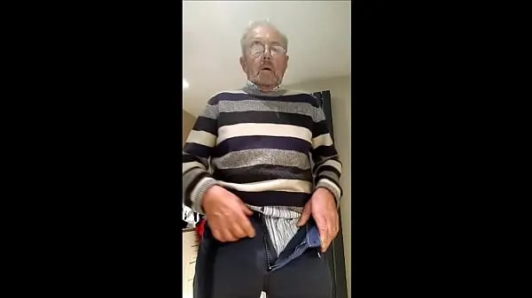 Menő 70 year old having a quick wank. bengeeman meleg filmek