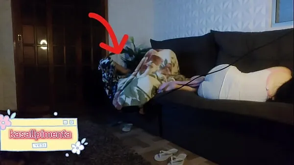 naughty shares the couch with gifted! gifted came to spend the weekend at her house, and she arranged for them to have to share the couch Film hangat yang hangat