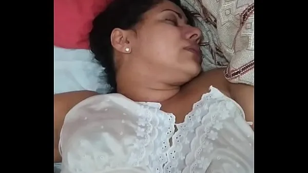 Indian woman shoving giant dick down throat and getting punched hard thrusts in pussy Film hangat yang hangat