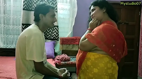 أفلام ساخنة الهندي الساخنة bhabhi XXX الجنس مع الأبرياء الصبي! مع صوت واضح دافئة