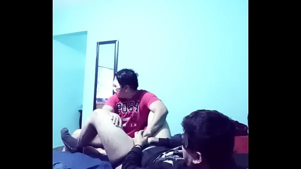 Hetero loses bet and accepts that I suck him while playing, in the end he likes it and cums in my mouth (full video on xvideos RED Film hangat yang hangat