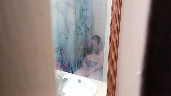 Vroči Caught step mom in bathroom masterbating topli filmi
