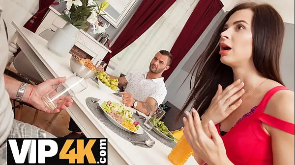 Žhavé HUNT4K. Babe knows husbands cock and wants to try his buddys one žhavé filmy