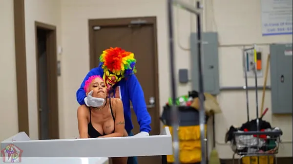 گرم Ebony Pornstar Jasamine Banks Gets Fucked In A Busy Laundromat by Gibby The Clown گرم فلمیں