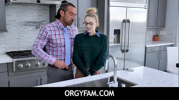 Sıcak OrgyFam - Stepdad giving his stepdaughter that sexual punishment Sıcak Filmler