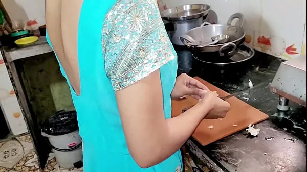 热Desi Bhabhi Was Working In The Kitchen When Her Husband Came And Fucked温暖的电影