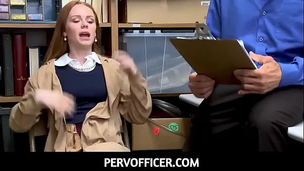 PervOfficer-Lovely Redhead Sucking Huge Cock Film hangat yang hangat