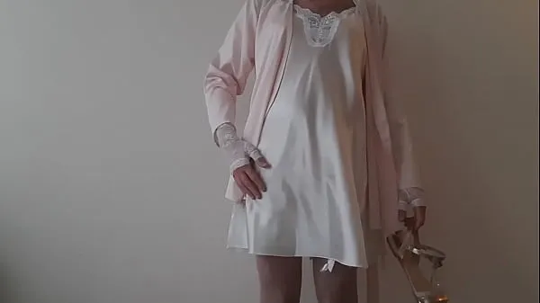 Sıcak Crossdresser wears lingerie with flower print and Masturbates in it Sıcak Filmler