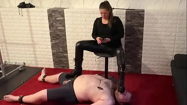 Hotte Femdom, electro play with slave balls. To watch full video check our profile varme film