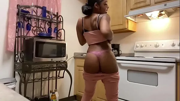 Hotte Black History girl shows How to Squirt a Fat Pussy varme film