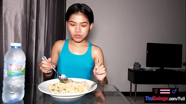 Vroči Tiny Thai amateur teen girlfriend Namtam homemade dinner and fucked topli filmi
