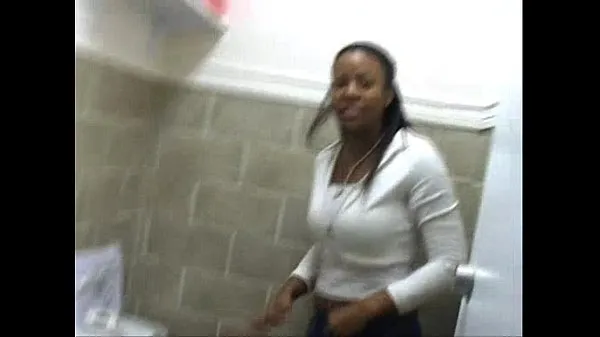 Vroči A Few Ghetto Black Girls Peeing On Toilet topli filmi