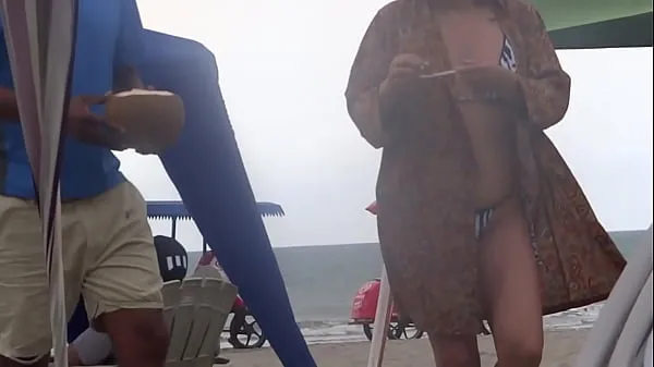 Hotte I enjoy a huge cock on the beach after flashing myself, he licks my hairy pussy and gives me a huge cumshot varme filmer