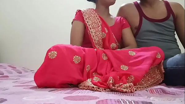 Indian Desi, une bhabhi chaude nouvellement mariée, baisait en position de chien avec devar en audio clair en hindi Films chauds