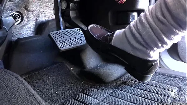 Καυτές Pedal pumping with socks and loafers ζεστές ταινίες
