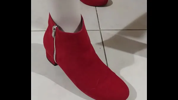 Hotte She in red boots varme film