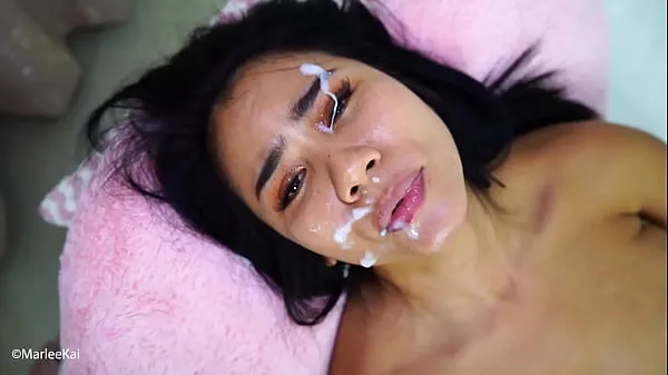 Masturbating Asian gets a Facial Film hangat yang hangat