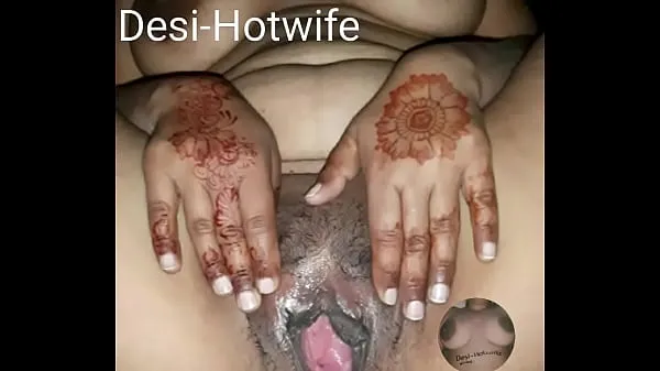 Desi milf bhabhi nadia showing big boobs and fucking hot pussy Film hangat yang hangat
