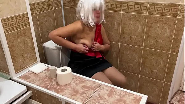 Hete I approached mature milf when she was sitting on the toilet and persuaded her to show tits and anal sex warme films
