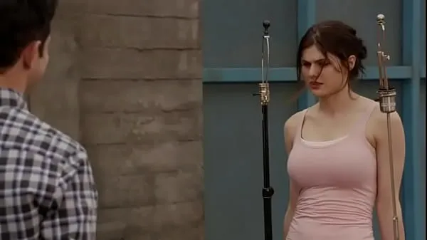Hotte Alexandra Daddario - New Girl varme film