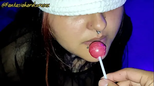 뜨거운 Guess the flavor with alison gonzalez lollipop or penis she decides to suck both of them without knowing it homemade pov in spanish 따뜻한 영화