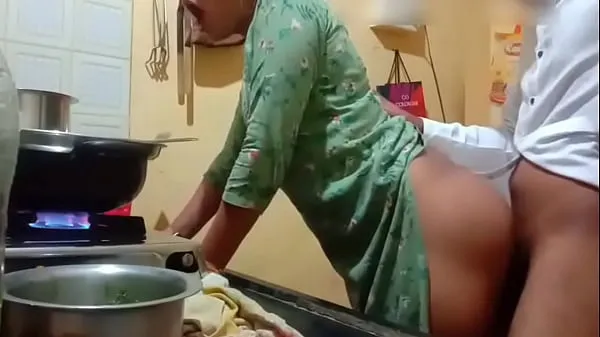 Žhavé Hot neighbour aunty gets fucked by the young boy in kitchen žhavé filmy