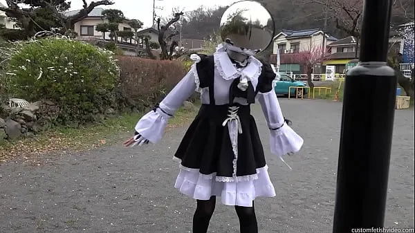 Καυτές Walking through the park in a maid's outfit, wearing an iron mask, blind and groping ζεστές ταινίες
