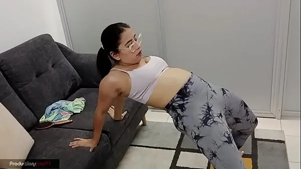 Heta I get excited to see my stepsister's big ass while she exercises, I help her with her routine while groping her pussy varma filmer