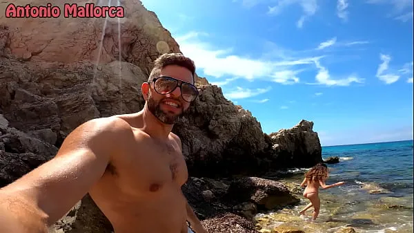 Nóng Fucking A Teen Girl In A Public Nude Beach Phim ấm áp