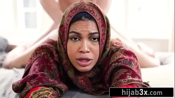 Muslim Stepsister Takes Sex Lessons From Her Stepbrother (Maya Farrell Film hangat yang hangat