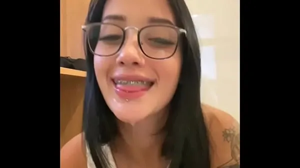 Vroči JOI Naughty student needs to pass the year and sucks teacher until she gets milk on her face - Wine Flaming topli filmi