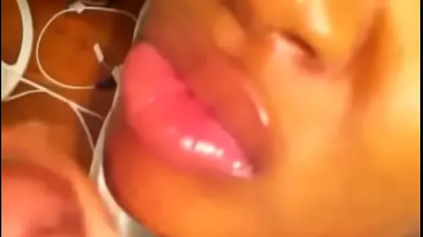 Hot Pretty chick takes a huge Cumshot to the face warm Movies