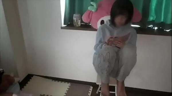 Sıcak Cute Japanese short-cut dark-haired woman masturbates with a toy during the day Sıcak Filmler