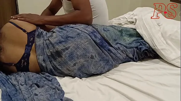 Girlfriend went late at home on girlfriend's birthday, got upset, then made her mood and did hardcore fuck in saree Film hangat yang hangat