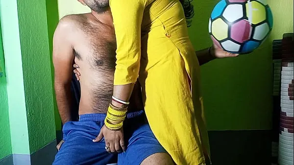热Indian XXX girl sex playing pussy fucking with volleyball Coach! Girl Sex MMS温暖的电影