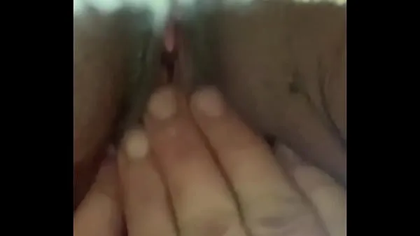 Vroči My vagina contracting with pleasure when touching my clitoris topli filmi