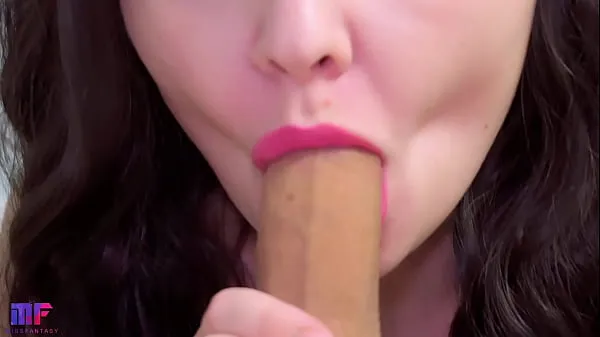 뜨거운 Close up amateur blowjob with cum in mouth 따뜻한 영화