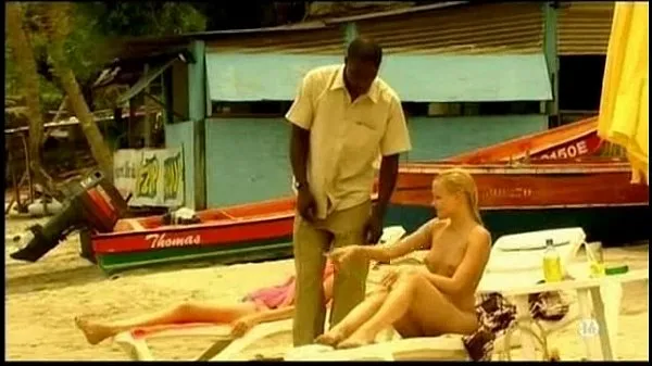 Hotte Young blonde white girl with black lover - Interracial Vacation varme filmer