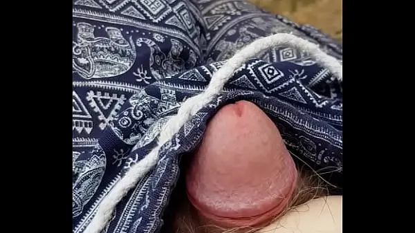Beautiful silky cock swelling and pulsing in beach shorts Filem hangat panas