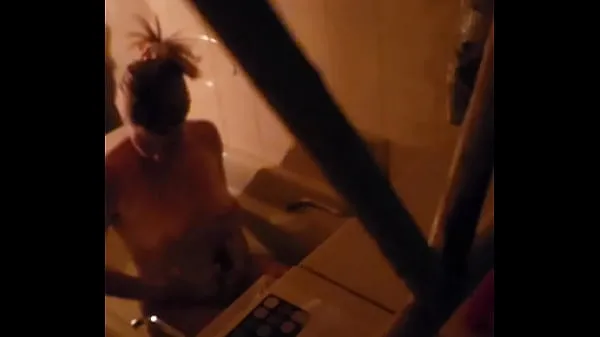 Καυτές Spying on my stepmon whike she takes a bath ζεστές ταινίες