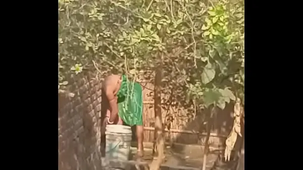 Sexy bhabhi big boobs bathing videos Filem hangat panas