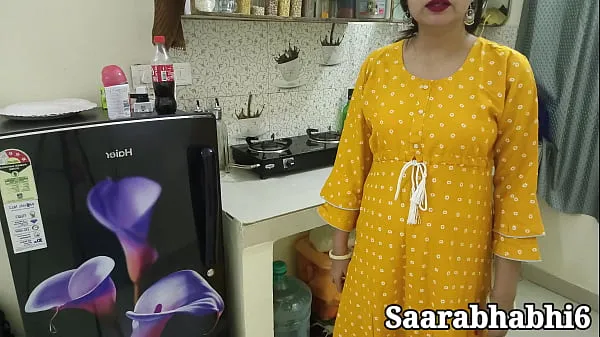 Gorące hot Indian stepmom got caught with condom before hard fuck in closeup in Hindi audio. HD sex videociepłe filmy