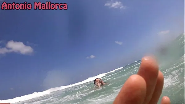 Kuumia Having Fun With Hot Italian Girl In A Nude Beach lämpimiä elokuvia