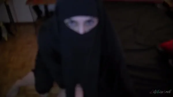 Film caldi Gioco di seghe coi piedi Hijab POVcaldi