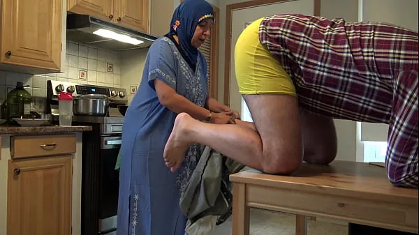 Hot British Delivery Boy Gets Rimjob From Arab Milf warm Movies