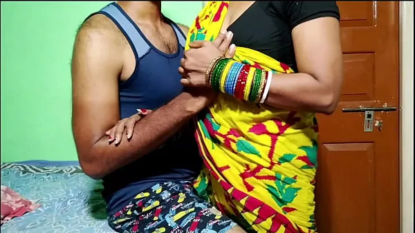 Nóng Caught the Bhabhi changing clothes then rough painful fucking in doggy Hindi Voice Phim ấm áp