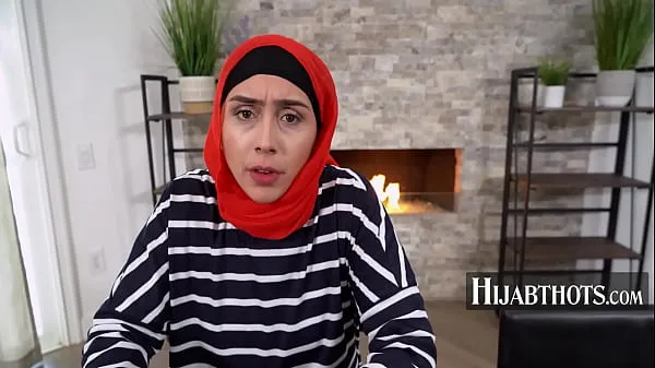 Stepmom In Hijab Learns What American MILFS Do- Lilly Hall Film hangat yang hangat