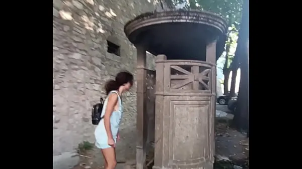 Nóng I pee outside in a medieval toilet Phim ấm áp