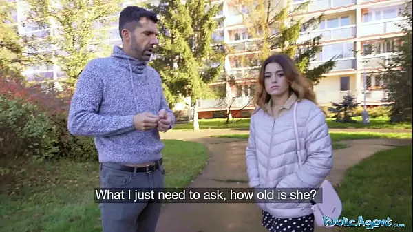 Sıcak Public Agent Tight Spanish babe gives blowjob and fuck behind husbands back Sıcak Filmler