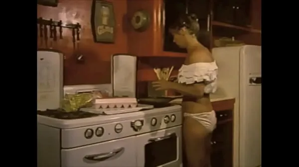 Vroči Vintage Taboo Family, The Best of British, Home Cooking topli filmi